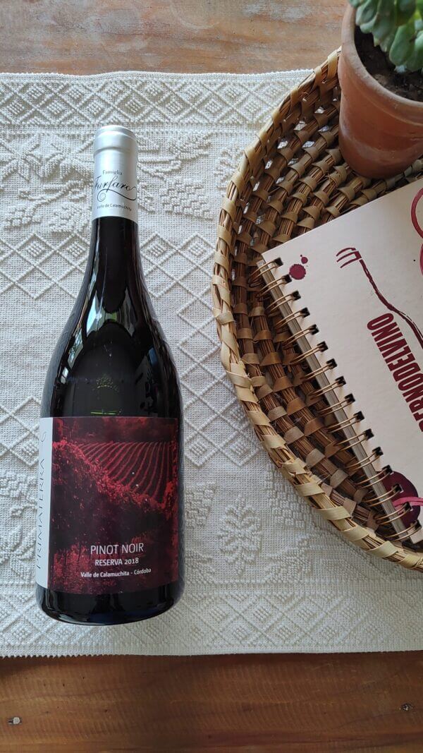 Vino primaterra pinot noir Bodega Familia Furfaro Calamuchita